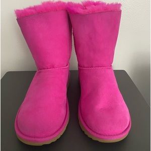 UGG- Hot Pink Bailey Bow II Boot - Big Kid Size 6/ Women’s size 8